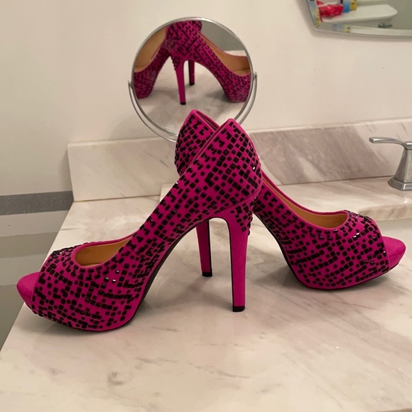 Gianni Bini pink suede Heel with Sparkles size 7.5 - Picture 2 of 12